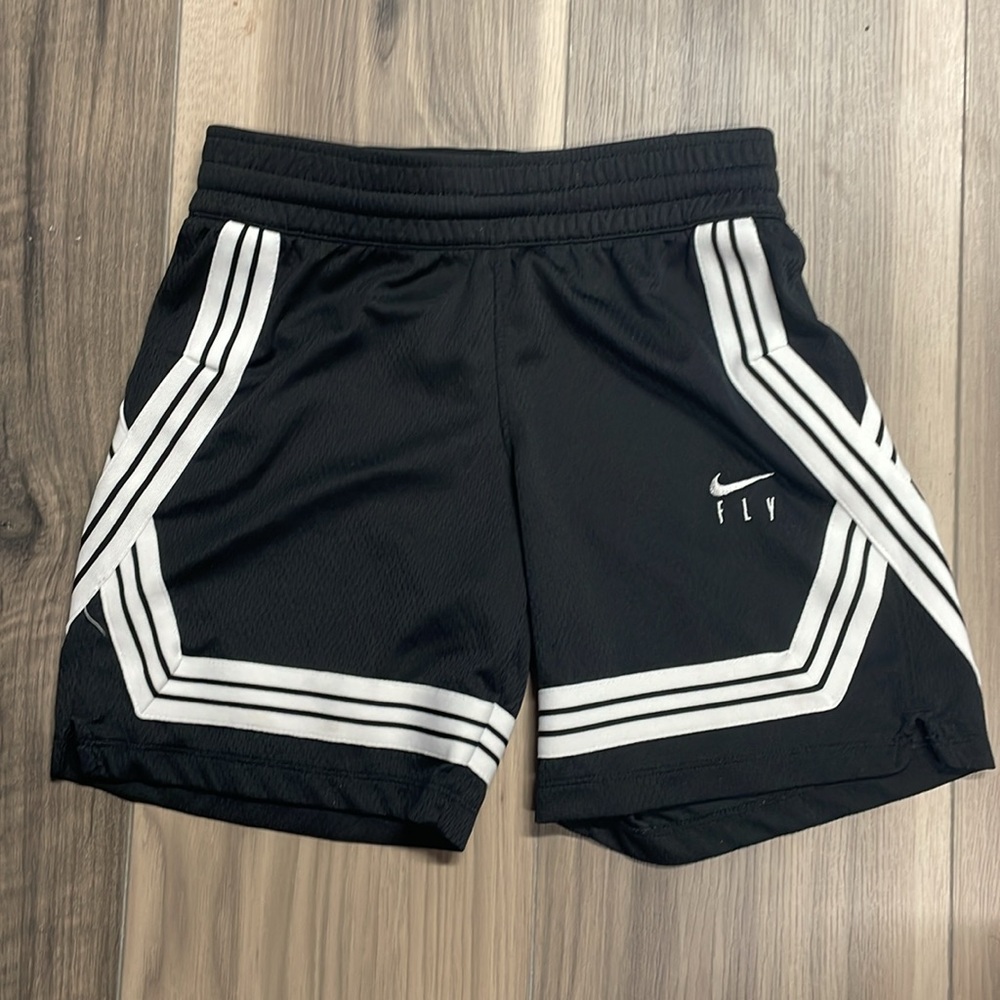 Nike Girls Crossover Dri-Fit Basketball Standard Fit Shorts, 2 pairs - Picture 2 of 12